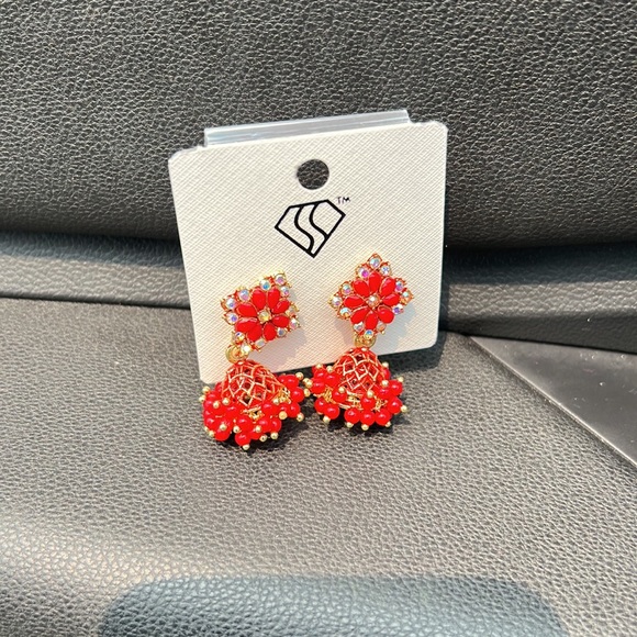 New costume Women’s earrings - Picture 2 of 2
